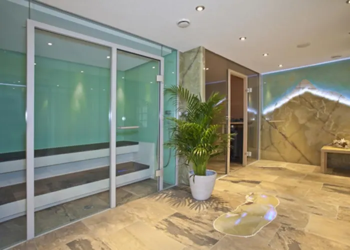 Arnika Garni Hotel 4*